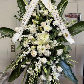 Liz's Flowers - funeral spray - Florists Near Me - San Diego, California Liz's Flowers - funeral spray - Florists Near Me - San Diego, California