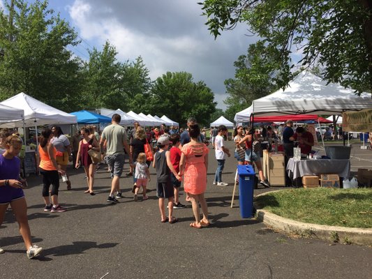 Lansdale Farmers' Market - outdoor market by null