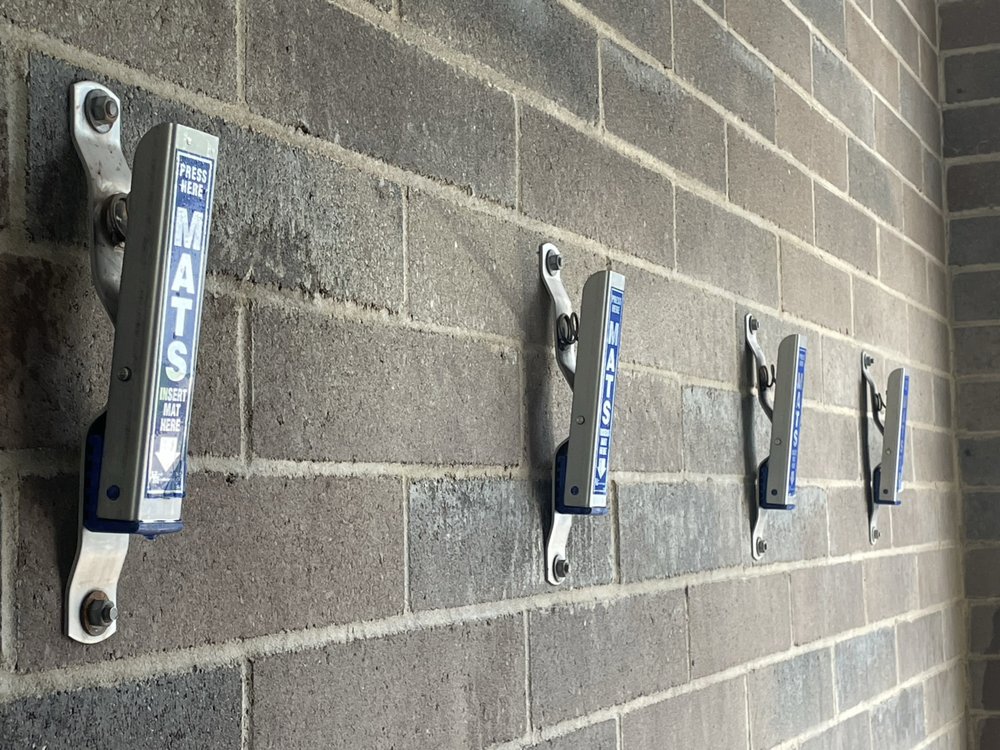 BUBBLE TIME CAR WASH Updated July 2024 17 Photos 635 NE Woods