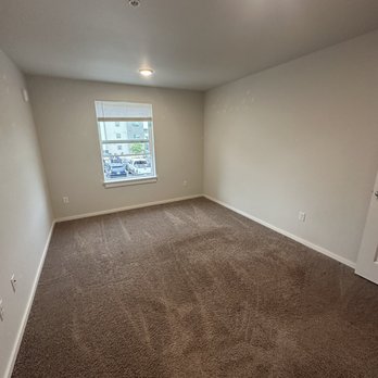 Cascade Junk Removal - Bedroom (after move out) - Demolition Services Near Me Cascade Junk Removal - Bedroom (after move out) - Demolition Services Near Me