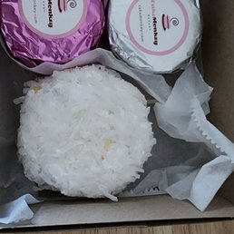 Top: birthday cakewich and pb & marshmallow cakewich. Bottom: mogul