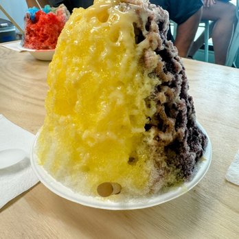 Chillest Shave Ice - L mango R Japanese grape - Shaved Ice Near Me - Honolulu, Hawaii