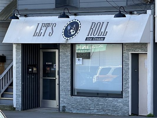 Let's Roll Ice Creamery by null