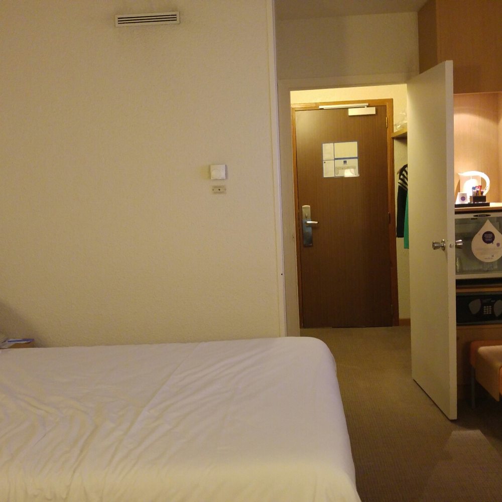 Novotel Orléans La Source - Spacious modern room - Hotels Near Me - Orléans, 45