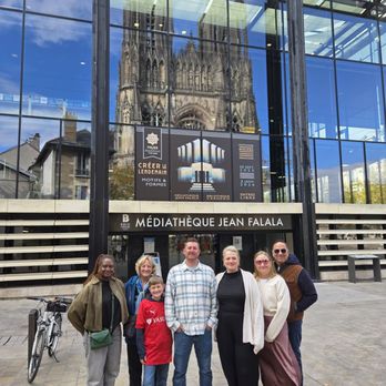 Paris Champagne Tour - Our group - Wine Tours Near Me - Meudon, 92
