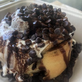 Cinnaholic - 20190310 - chocolate with coffee dust - Bakeries Near Me - Boca Raton, Florida