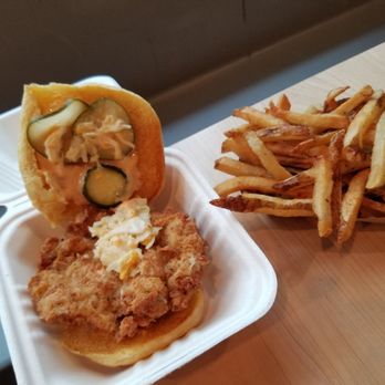 Boxcar Betty's - That's not enough slaw...but sandwich was great and the fries were nice and seasoned. - Southern Near Me - Chicago, Illinois Boxcar Betty's - That's not enough slaw...but sandwich was great and the fries were nice and seasoned. - Southern Near Me - Chicago, Illinois