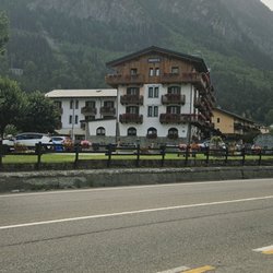 Hotel Edelweiss - The hotel from the bus stop