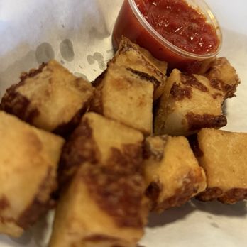 Joe Mamas - Cheese curds with marinara - Bars Near Me - Colgate, Wisconsin