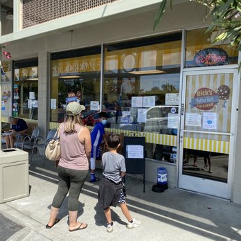Rick's Ice Cream - outside - Ice Cream & Frozen Yogurt Near Me - Palo Alto, California