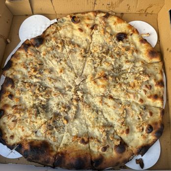 Frank Pepe Pizzeria - Original Clam Pie- medium $31.50 with tax :/ - Pizza Near Me - Plantation, Florida Frank Pepe Pizzeria - Original Clam Pie- medium $31.50 with tax :/ - Pizza Near Me - Plantation, Florida