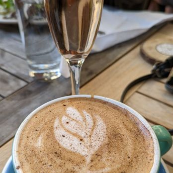 Fig Tree - Mocha and prosecco - Cafes Near Me - Los Angeles, California