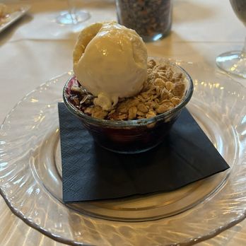 Blue Heron Restaurant - crisp of the evening ( blueberry and peaches i believe) - New American Near Me - Sunderland, Massachusetts