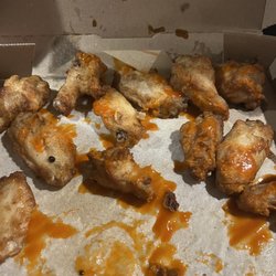 Domino's Pizza - There isn't enough sauce for most of the chicken to even taste it.  This is not right...$100 a week, i should have sauce on my wings!
