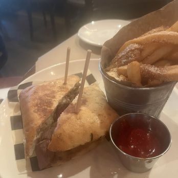 Hudson Malone - Steak sandwich - Breakfast & Brunch Near Me - Westport, Connecticut