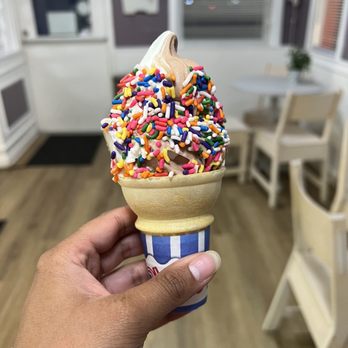 Mona's Eats N Treats - Ice Cream & Frozen Yogurt Near Me - Grove City, Ohio Mona's Eats N Treats - Ice Cream & Frozen Yogurt Near Me - Grove City, Ohio
