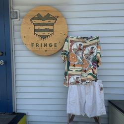 Fringe Modern and Vintage - Back entrance has lots of free parking!