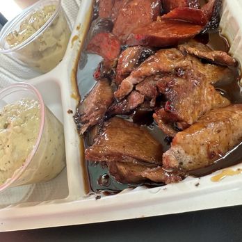 CJ's BBQ & Fish - BEEF LINKS AND BEEF SLICES W/ POTATO SALAD AND MAC SALAD - Barbeque Near Me - Vallejo, California CJ's BBQ & Fish - BEEF LINKS AND BEEF SLICES W/ POTATO SALAD AND MAC SALAD - Barbeque Near Me - Vallejo, California