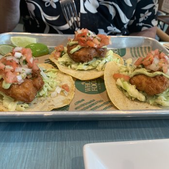 Two Tides Bar - Fish Tacos - Bars Near Me - Honolulu, Hawaii Two Tides Bar - Fish Tacos - Bars Near Me - Honolulu, Hawaii
