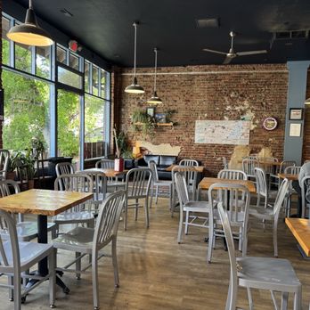 Rise & Shine - Roomy and airy - Breakfast & Brunch Near Me - Denver, Colorado
