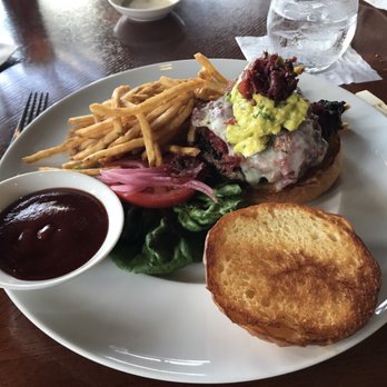 MW Restaurant - New American Near Me - Honolulu, Hawaii