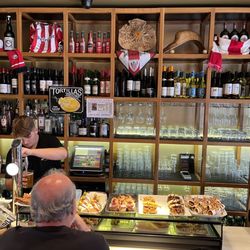 Geltoki - I enjoyed three different pintxos and my very first glass of Txakoli wine!