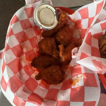 Pier 99 - Hot Wings - Seafood Near Me - Corpus Christi, Texas