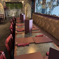 Siamese Street Thai Restaurant - Inside
