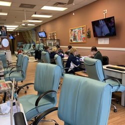 P T Nails & Spa - Things have now changed, now the place is very beautiful and clean