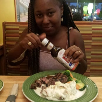 Applebee's Grill + Bar - Entreé - NY Strip Steak with seasoned smashed potatoes. - Sports Bars Near Me - Chula Vista, California Applebee's Grill + Bar - Entreé - NY Strip Steak with seasoned smashed potatoes. - Sports Bars Near Me - Chula Vista, California