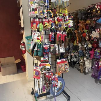 Ben's Barketplace - Midtown Sacramento - Inside - Pet Stores Near Me - Sacramento, California