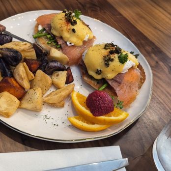 Lungo Thai Eatery - Smoked salmon Benedict. - Breakfast & Brunch Near Me - Mountain View, California