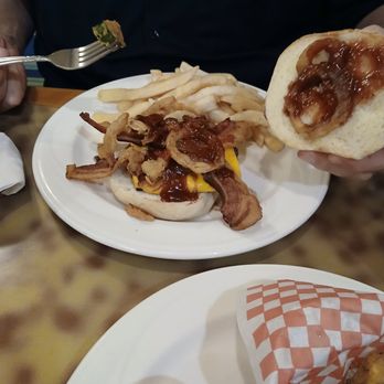 Beach Cafe - Inside of bacon western burger - Cafes Near Me - Laughlin, Nevada
