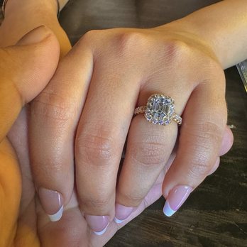 Valliani Jewelers - Jewelry Near Me - Ontario, California Valliani Jewelers - Jewelry Near Me - Ontario, California