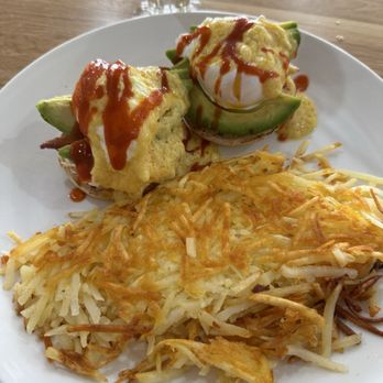 Broken Yolk Cafe - Golden State Benedict - Breakfast & Brunch Near Me - La Verne, California