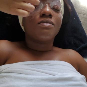 The Phacialist - Phalene applying a yummy mask to my face - Estheticians Near Me The Phacialist - Phalene applying a yummy mask to my face - Estheticians Near Me
