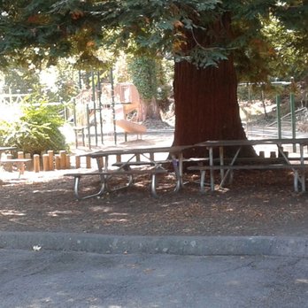 Carlos Bee Park - Parks Near Me - Castro Valley, California