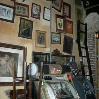 La Carafe - La Carafe's culture - Wine Bars Near Me - Houston, Texas La Carafe - La Carafe's culture - Wine Bars Near Me - Houston, Texas