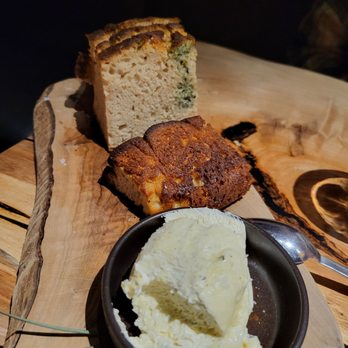 Rediviva - Sourdough focassia with seaweed butter - New American Near Me - Aberdeen, Washington Rediviva - Sourdough focassia with seaweed butter - New American Near Me - Aberdeen, Washington