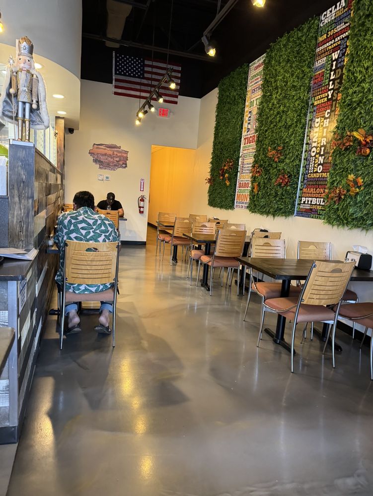 Las Palmas Latin Grill