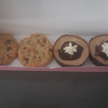 Crumbl - Chandler Hamilton High - Disappointed - Bakeries Near Me - Chandler, Arizona Crumbl - Chandler Hamilton High - Disappointed - Bakeries Near Me - Chandler, Arizona