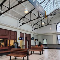 VIA Rail - The main hall at the VIA Rail station