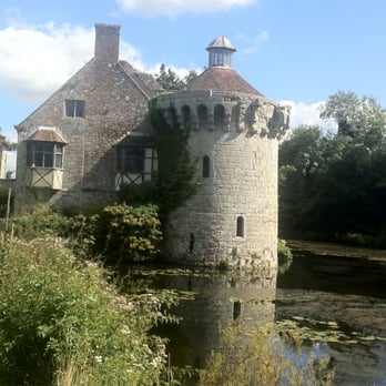 Scotney Castle - Castle surrounded by most - Landmarks & Historical Buildings Near Me