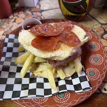 El Pueblito Patio - "pizza burger" - Mexican Near Me - Houston, Texas El Pueblito Patio - "pizza burger" - Mexican Near Me - Houston, Texas