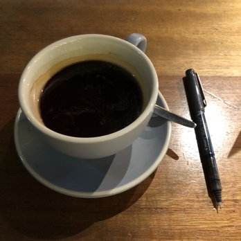 Di Bella Coffee Roasting Warehouse - Restaurants Near Me - Surry Hills, NSW