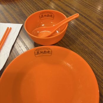 Alice’s Kitchen - Cute bright plates and utensils! - Noodles Near Me - Temple City, California