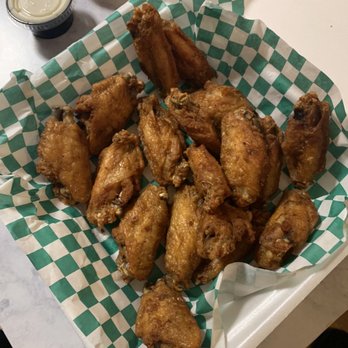 Minelli's Pizza - Chicken wings - not Italian - Pizza Near Me - Columbus, Ohio