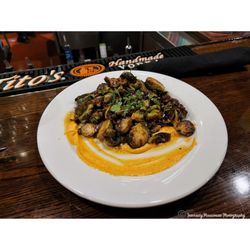 Winberie's Restaurant & Bar - Roasted brussel sprouts  | #intenselypassionatephotography