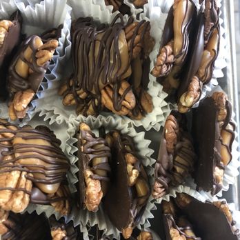 Newberry Candy - These are Turtles....my FAVS! OMG. - Chocolatiers & Shops Near Me - Thousand Oaks, California