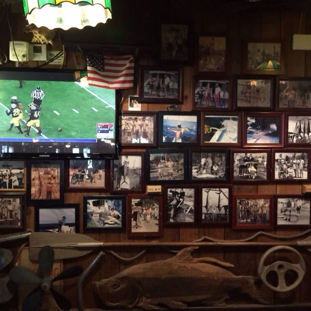 Briny Irish Pub - American Near Me - Pompano Beach, Florida